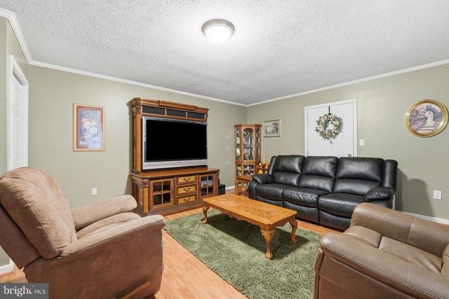 11057 EGGBORNSVILLE RD, Rixeyville, VA 22737