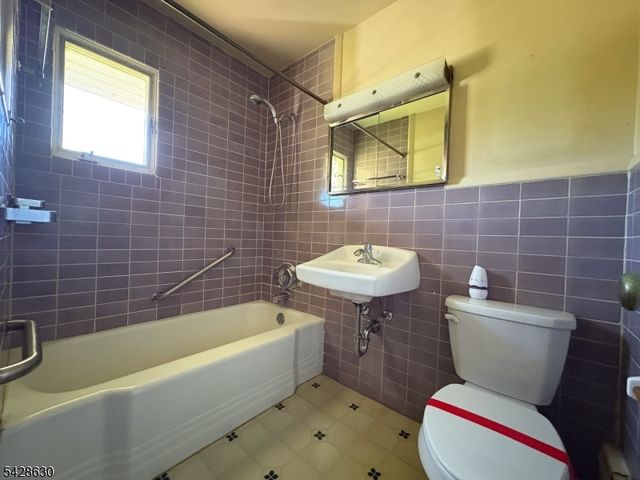 18 Pottersville Rd, Peapack Gladstone Boro, NJ 07934