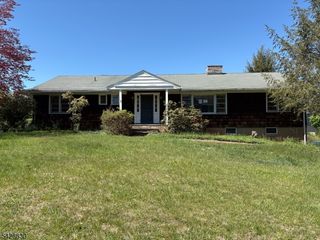 18 Pottersville Rd, Peapack Gladstone Boro, NJ 07934
