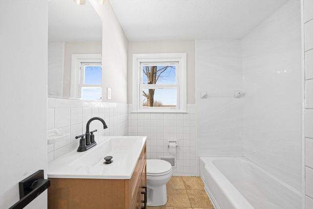 1 Hillcrest Ave, Lynn, MA 01904