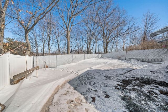 1 Hillcrest Ave, Lynn, MA 01904