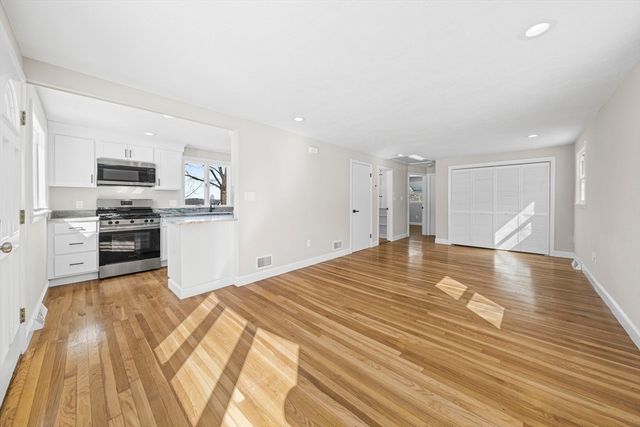 1 Hillcrest Ave, Lynn, MA 01904