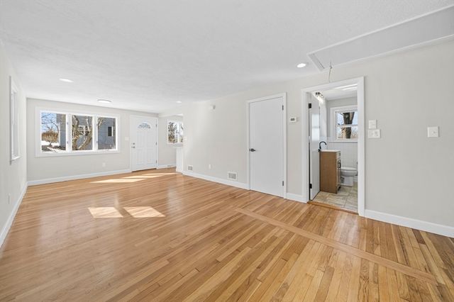 1 Hillcrest Ave, Lynn, MA 01904