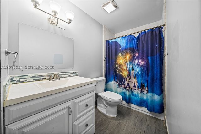 1293 Sussex Dr, North Lauderdale, FL 33068