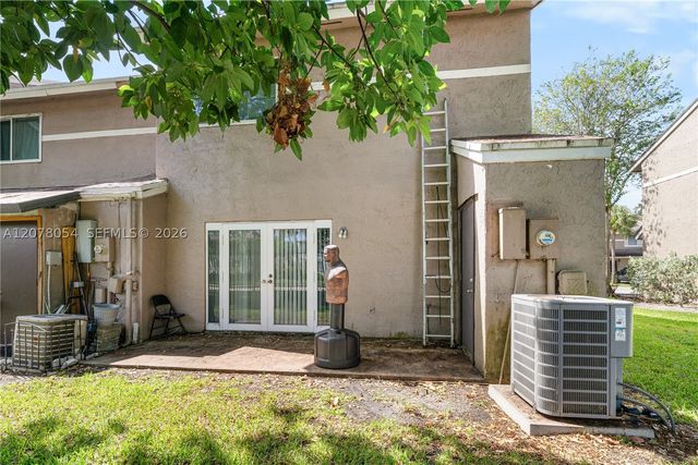 1293 Sussex Dr, North Lauderdale, FL 33068