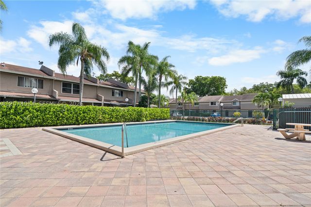 1293 Sussex Dr, North Lauderdale, FL 33068