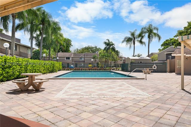 1293 Sussex Dr, North Lauderdale, FL 33068
