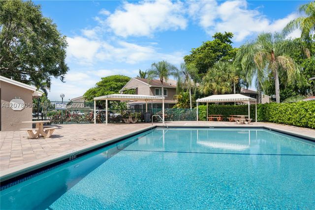 1293 Sussex Dr, North Lauderdale, FL 33068