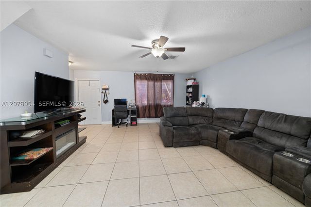 1293 Sussex Dr, North Lauderdale, FL 33068