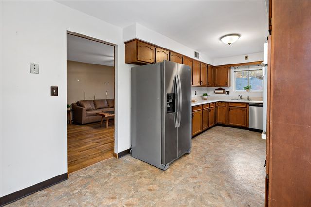 7716 WICK DR, Ross Twp, PA 15237