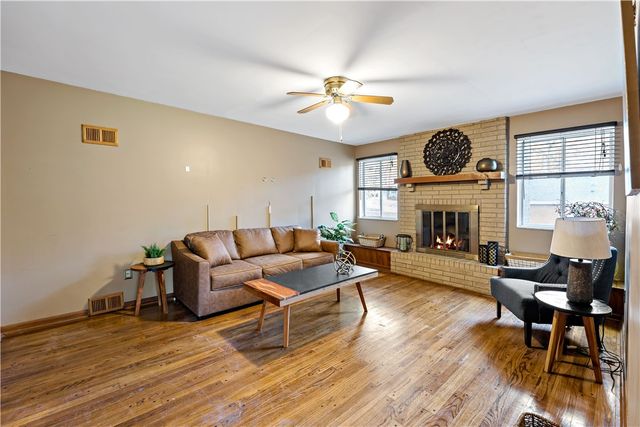 7716 WICK DR, Ross Twp, PA 15237