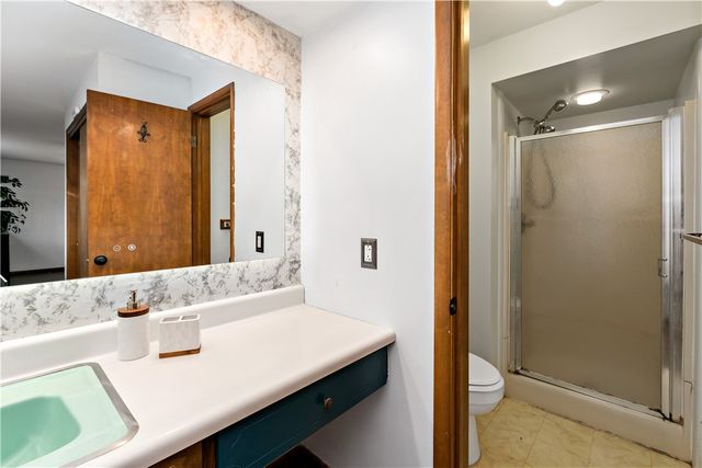 7716 WICK DR, Ross Twp, PA 15237