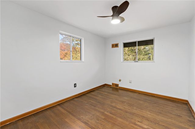 7716 WICK DR, Ross Twp, PA 15237