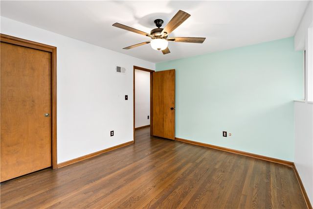 7716 WICK DR, Ross Twp, PA 15237