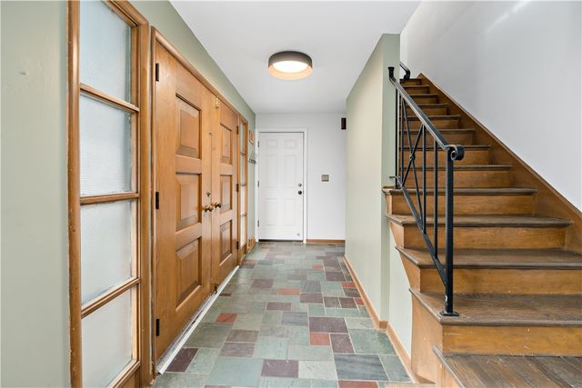 7716 WICK DR, Ross Twp, PA 15237