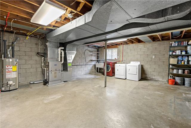 7716 WICK DR, Ross Twp, PA 15237