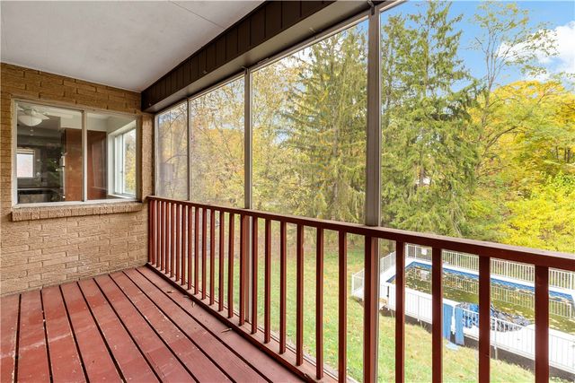 7716 WICK DR, Ross Twp, PA 15237