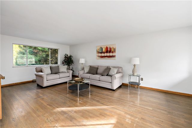 7716 WICK DR, Ross Twp, PA 15237