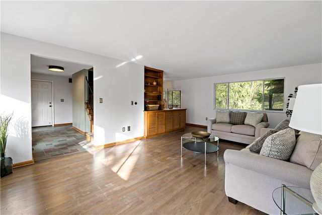 7716 WICK DR, Ross Twp, PA 15237