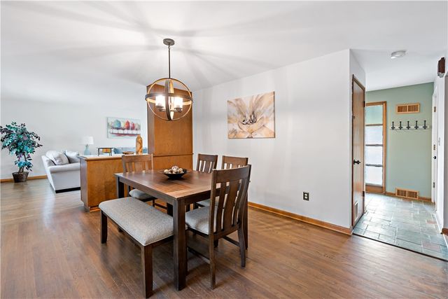 7716 WICK DR, Ross Twp, PA 15237