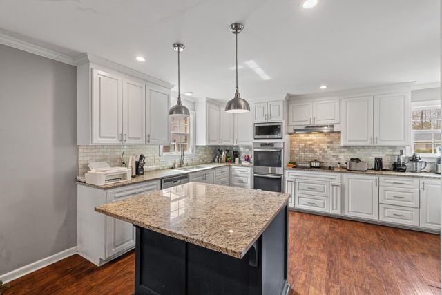 3008 Jamestown, Hattiesburg, MS 39402