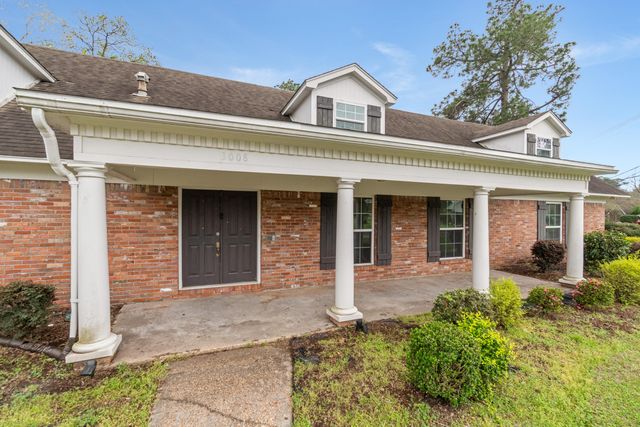 3008 Jamestown, Hattiesburg, MS 39402