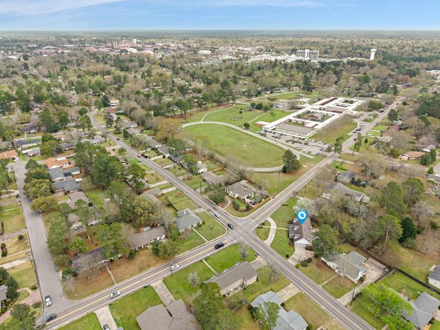 3008 Jamestown, Hattiesburg, MS 39402