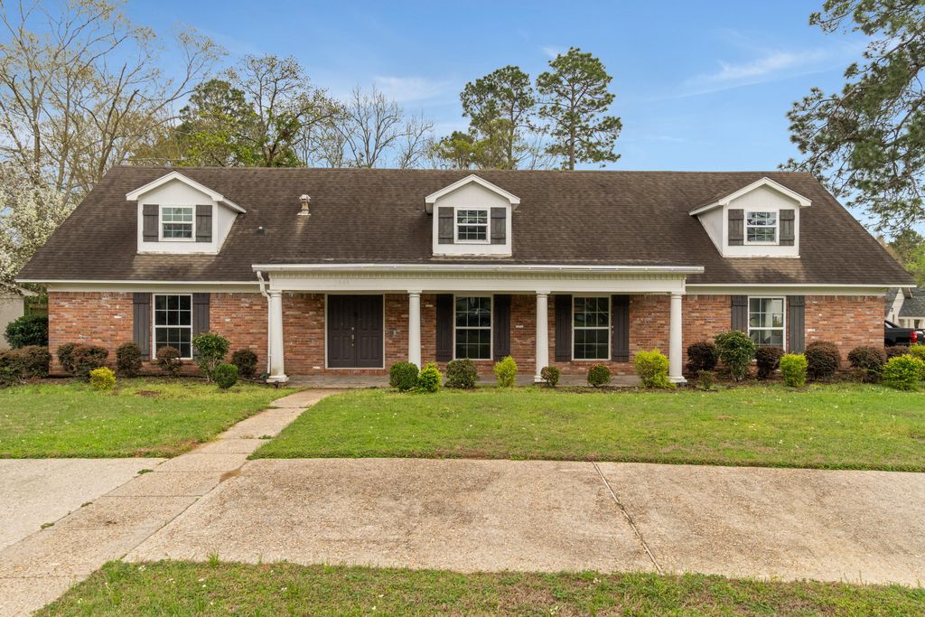 3008 Jamestown, Hattiesburg, MS 39402