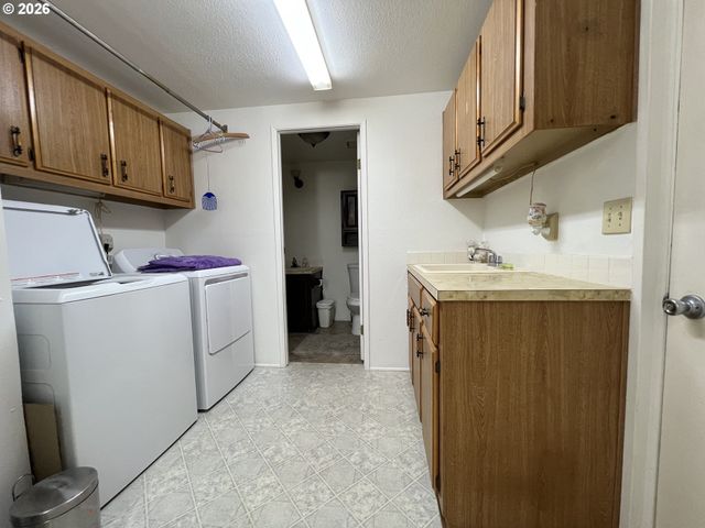 16063 DRIFTWOOD Ln 10, Brookings, OR 97415