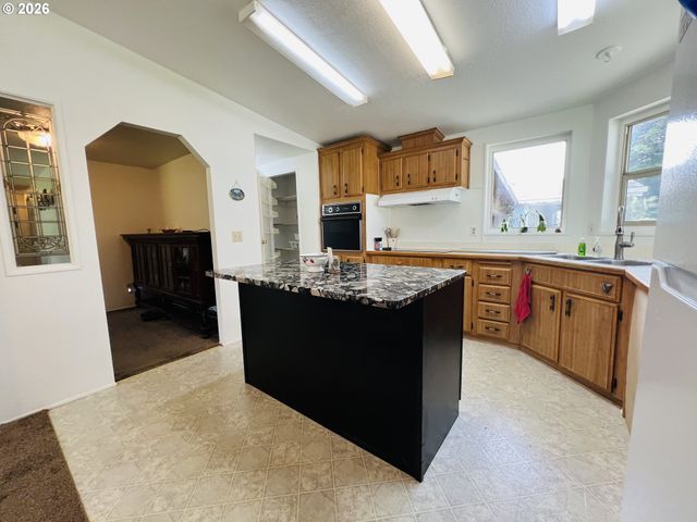 16063 DRIFTWOOD Ln 10, Brookings, OR 97415