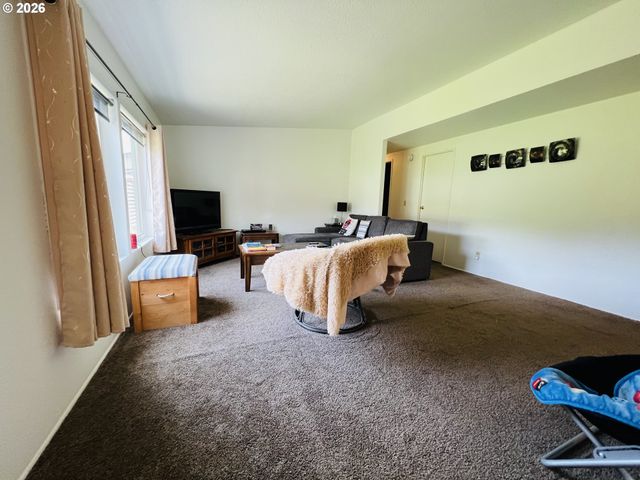 16063 DRIFTWOOD Ln 10, Brookings, OR 97415