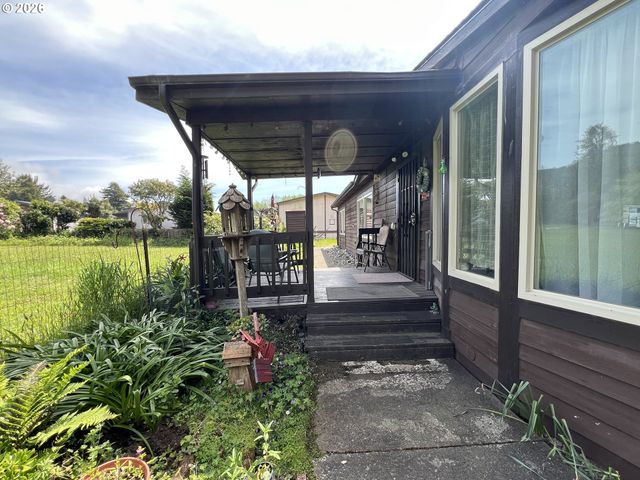 16063 DRIFTWOOD Ln 10, Brookings, OR 97415