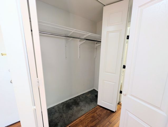 9588 Terrace Place 1F, Des Plaines, IL 60016