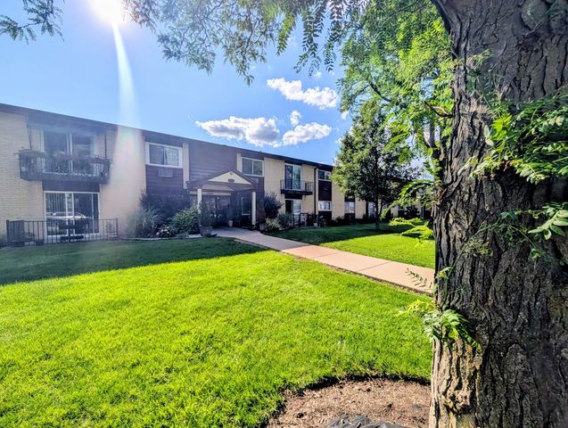 9588 Terrace Place 1F, Des Plaines, IL 60016