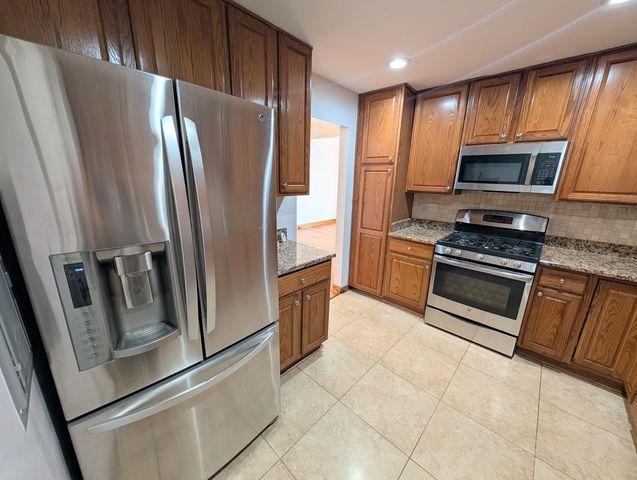 9588 Terrace Place 1F, Des Plaines, IL 60016