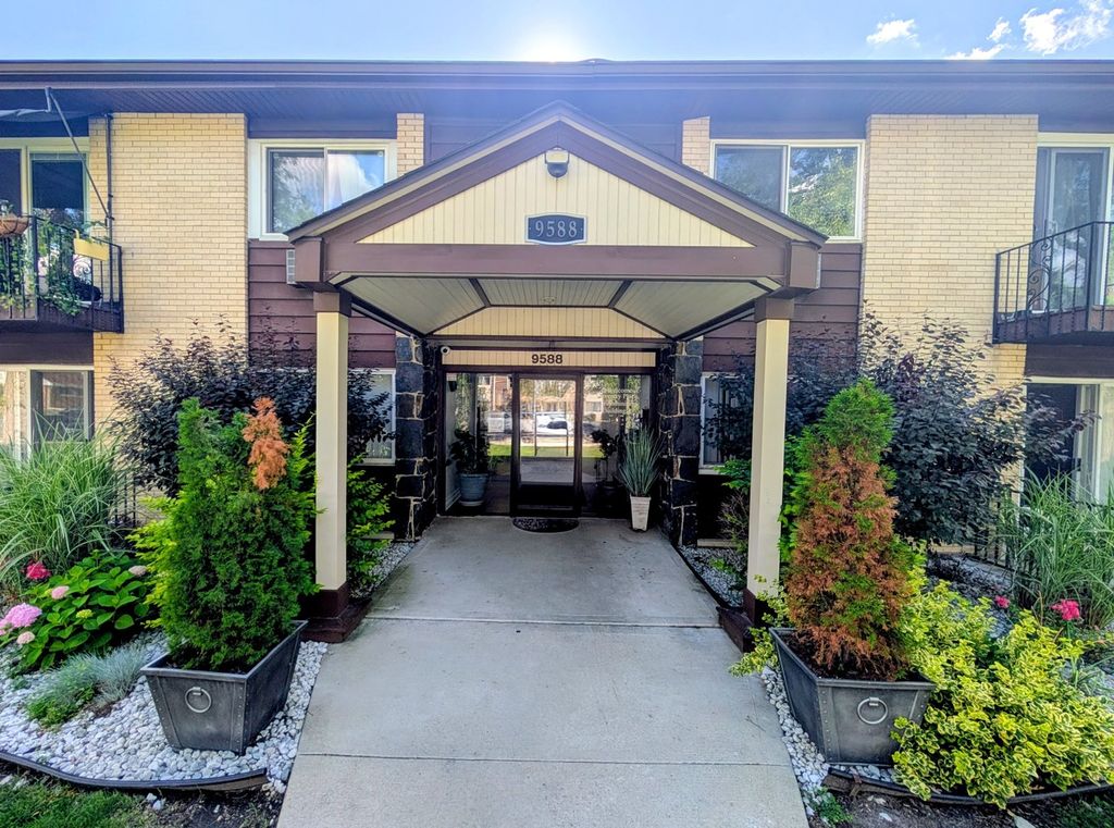 9588 Terrace Place 1F, Des Plaines, IL 60016