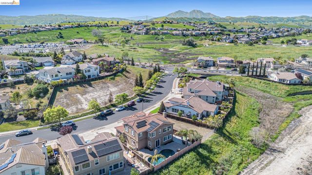 556 Douglas Drive, Brentwood, CA 94513