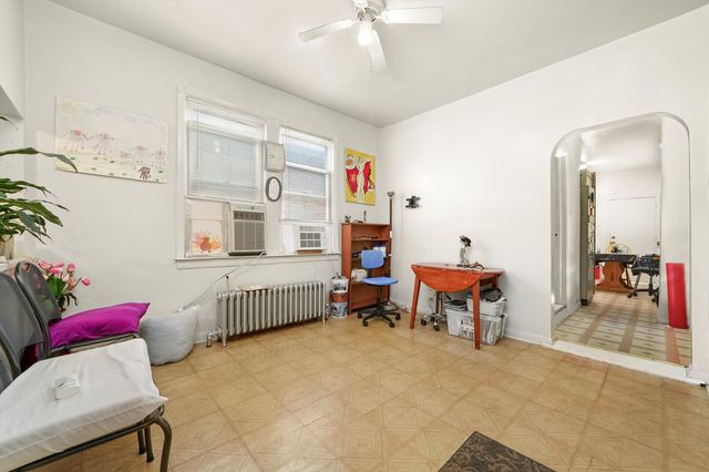 3927 W 56TH Street, Chicago, IL 60629