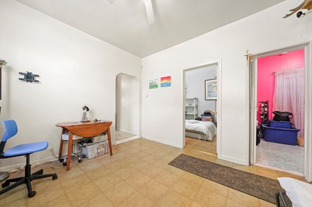 3927 W 56TH Street, Chicago, IL 60629