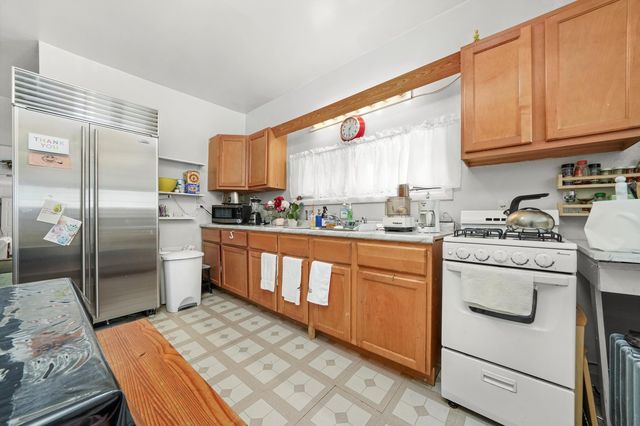 3927 W 56TH Street, Chicago, IL 60629