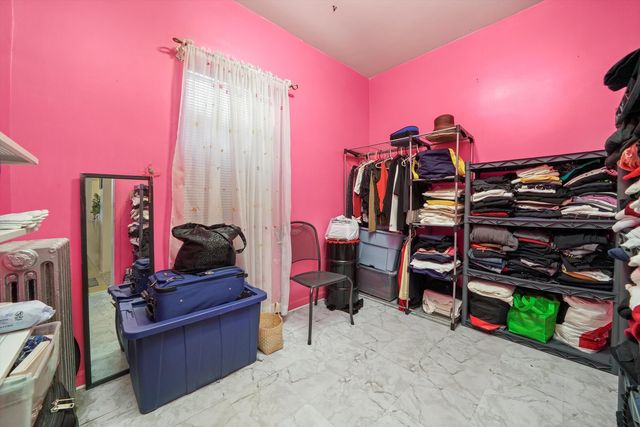 3927 W 56TH Street, Chicago, IL 60629