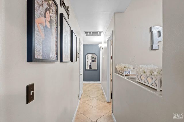 6008 Cliffwood Way, Bakersfield, CA 93306