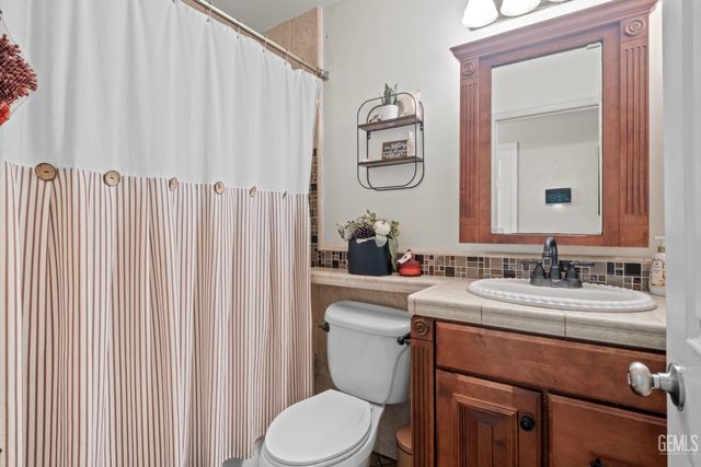 6008 Cliffwood Way, Bakersfield, CA 93306