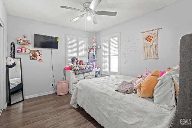 6008 Cliffwood Way, Bakersfield, CA 93306