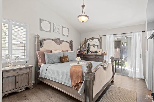 6008 Cliffwood Way, Bakersfield, CA 93306