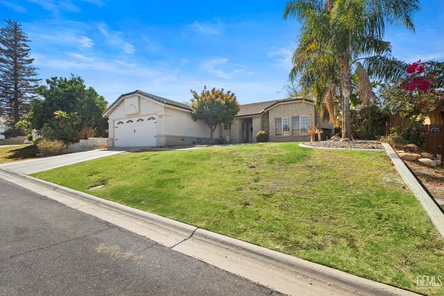 6008 Cliffwood Way, Bakersfield, CA 93306