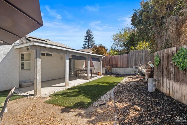 6008 Cliffwood Way, Bakersfield, CA 93306