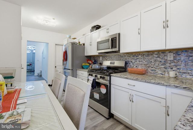 230 E POPLAR ST, York, PA 17403