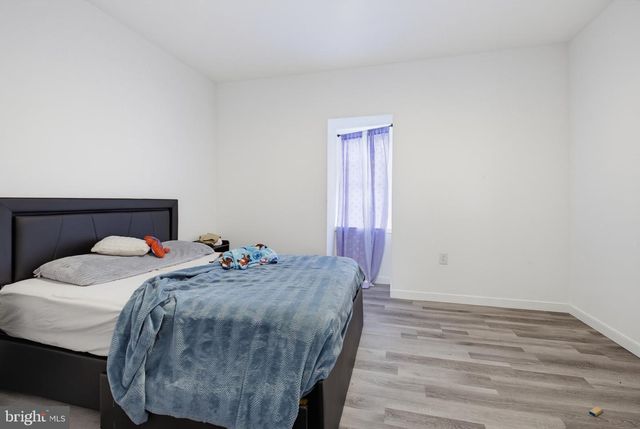 230 E POPLAR ST, York, PA 17403