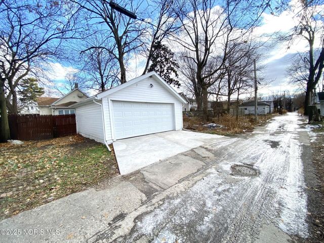 862 Butler Street, Toledo, OH 43605